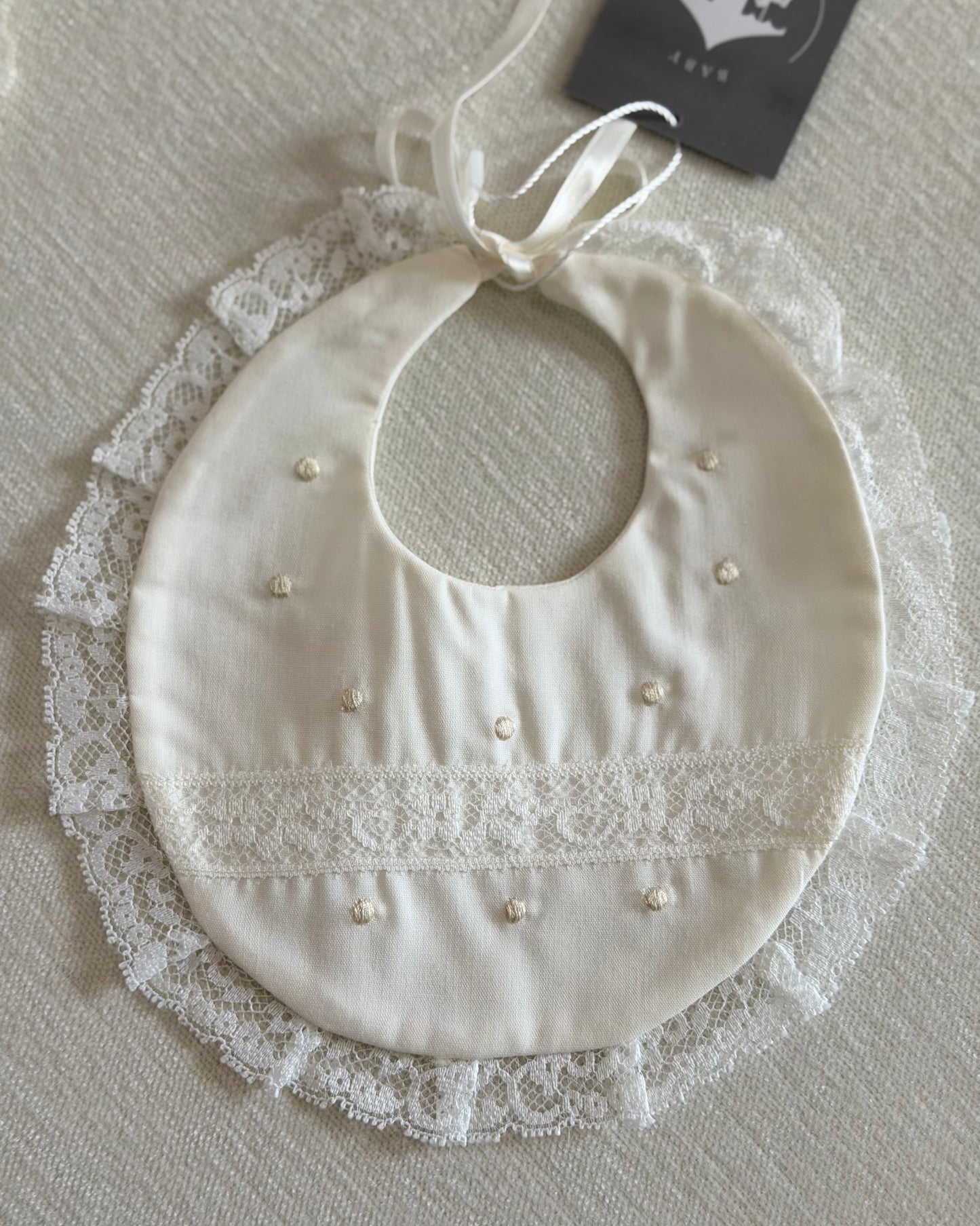 Babero Puntos Camello