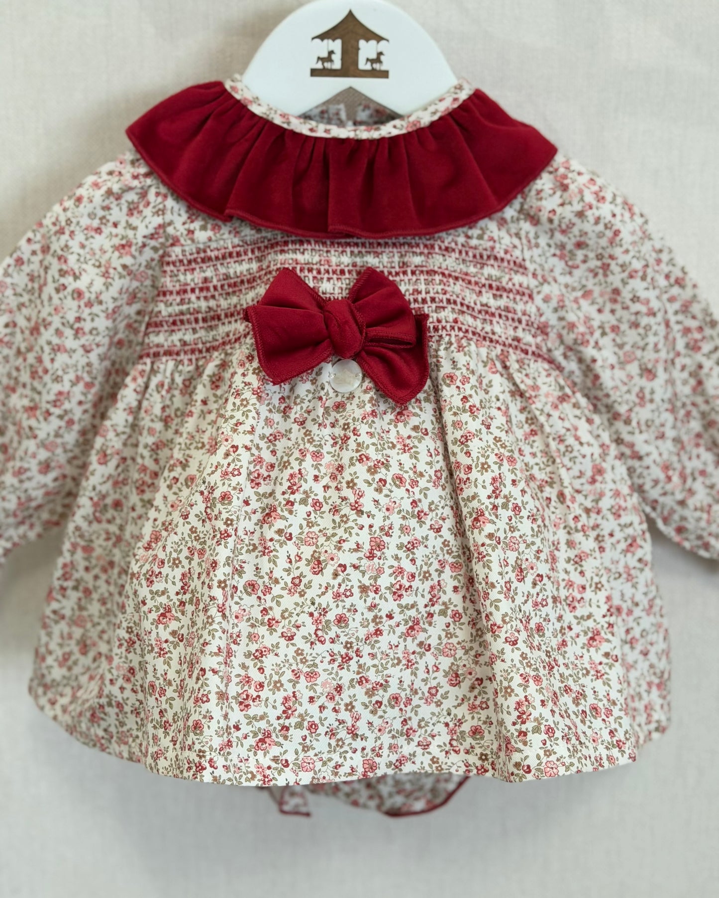 Conjunto Lazo Flores Rojo