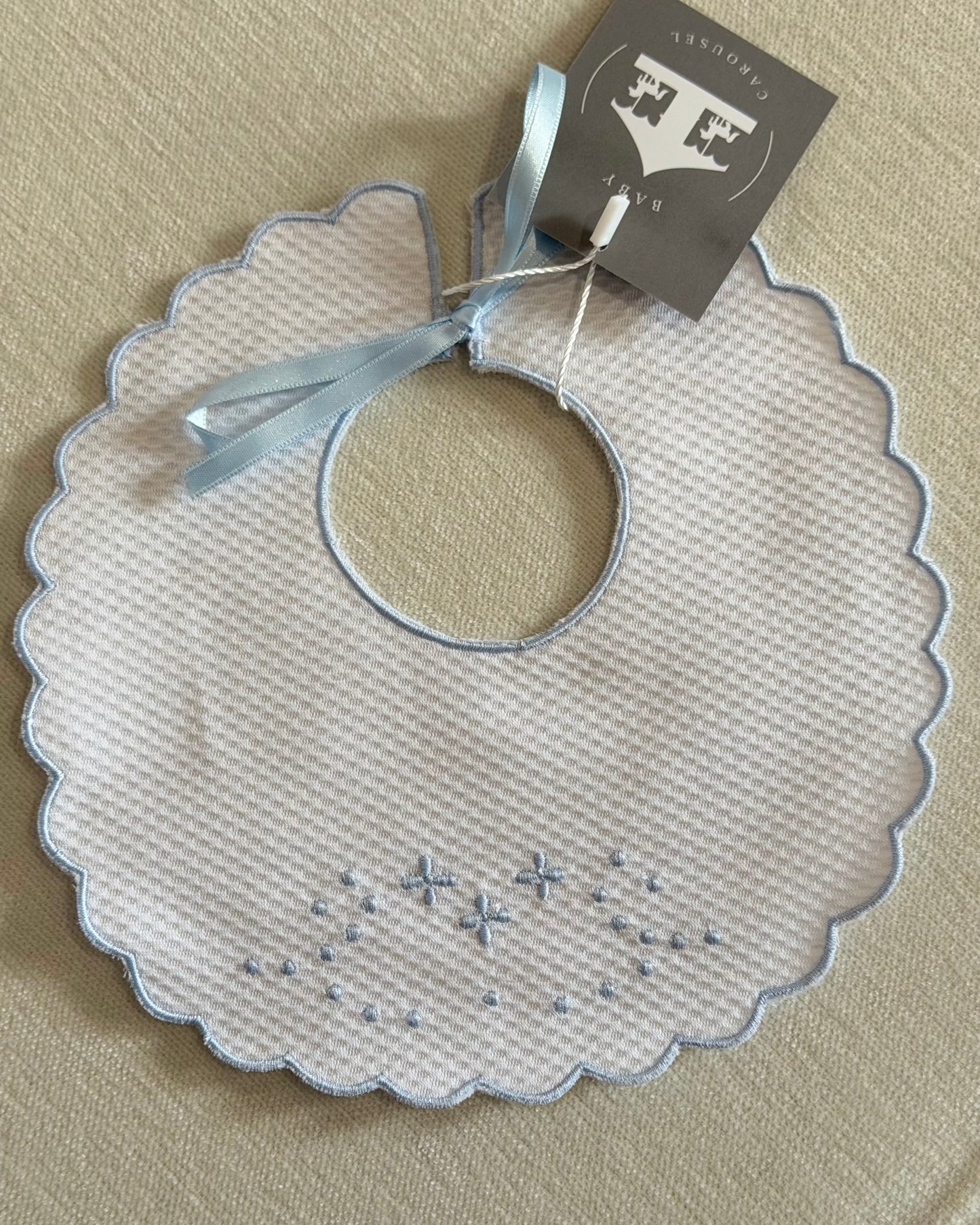 Babero Pique Blanco con Celeste