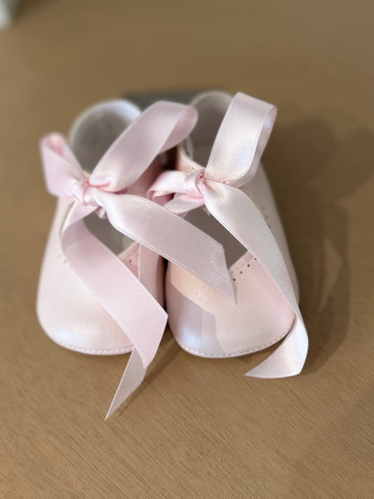 Zapato Rosa Corazon y Lazo